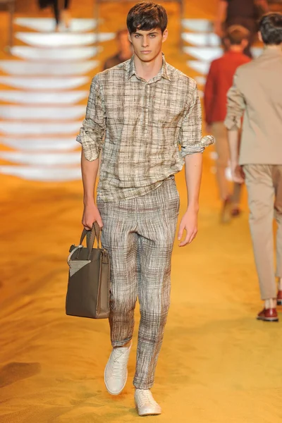 Look 34